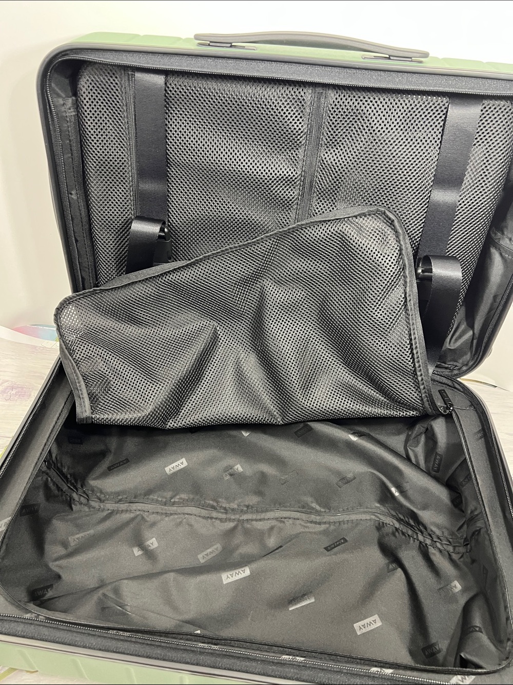 Away Carry-On Luggage - 22-Inch Sea Green Hardside Suitcase -NEVER USED - Picture 12 of 13